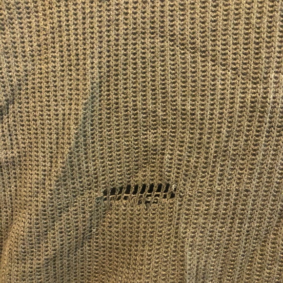 Brandy Melville Light Crew Neck Sweater - Picture 4 of 4